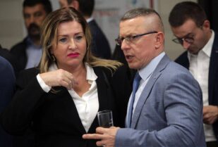 Slava SNS Naprednjaci obeležili slavu, pozvali Svetu Petku da se pomoli za Srbiju (FOTO) 11