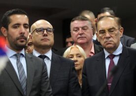 Slava SNS Naprednjaci obeležili slavu, pozvali Svetu Petku da se pomoli za Srbiju (FOTO) 9