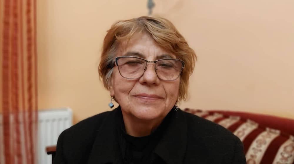 “Bagrem volim, ali ne kad mi nikne u dnevnoj sobi”: Muke Zaječarke kojoj drvo raste u kući 2