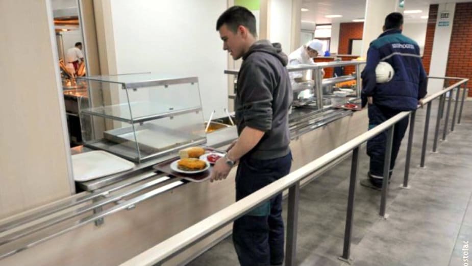 "Jel to neko ima manji, a neko veći želudac?": Rade Panić o tome što direktori dobijaju novac za veći topli obrok, a čistačice za manji 1