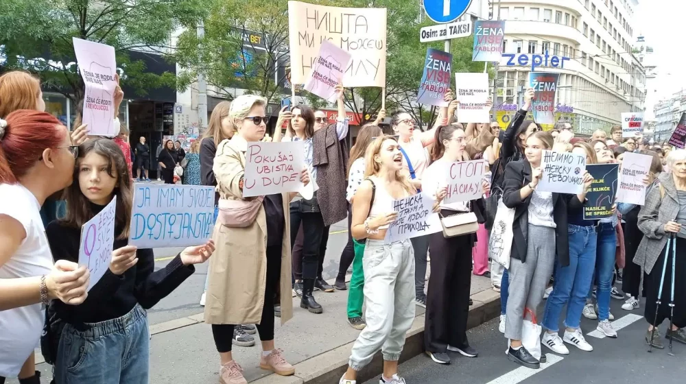 Aktivistkinje izložene pretnjama zbog organizovanja protesta ispred Informera 1
