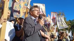 "Litija za spas Srbije": Molitve, ikone i kađenje - učesnici prošetali rutom Prajda (VIDEO; FOTO) 25