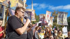 "Litija za spas Srbije": Molitve, ikone i kađenje - učesnici prošetali rutom Prajda (VIDEO; FOTO) 26