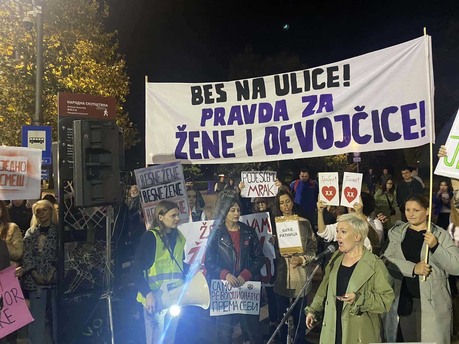Četvrti protest zbog Informerovog intervjua sa silovateljem: Organizatorke poručile - "Vidimo se ponovo" (VIDEO, FOTO) 7