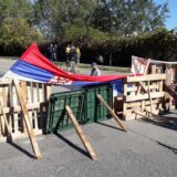 Aktivisti Šodroš kampa u Novom Sadu blokirali, pa uklonili blokade sa saobraćajnice ka Ribarcu 6