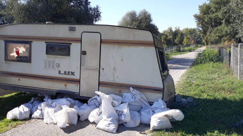 Aktivisti Šodroš kampa u Novom Sadu blokirali, pa uklonili blokade sa saobraćajnice ka Ribarcu 5