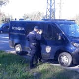 Na Šodrošu jutros mirno: Policija čuva postavljenu ogradu, najavljen novi protest aktivista 1