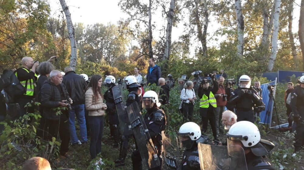 Ponovo incidenti u Novom Sadu: Uhapšeno četvoro aktivista u Šodrošu, novi protesti najavljeni za subotu (VIDEO, FOTO) 1
