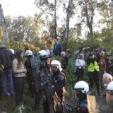 Ponovo incidenti u Novom Sadu: Uhapšeno četvoro aktivista u Šodrošu, novi protesti najavljeni za subotu (VIDEO, FOTO) 12