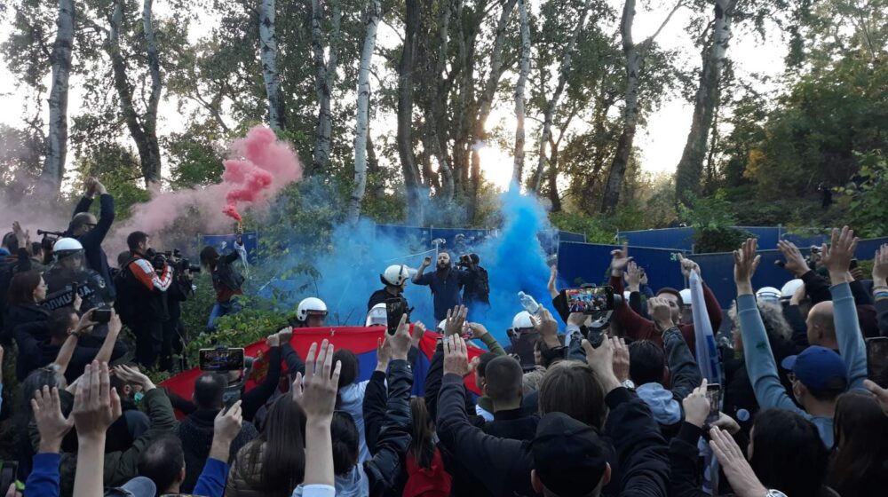 Demonstranti uhapšeni na Šodrošu sada na slobodi 1