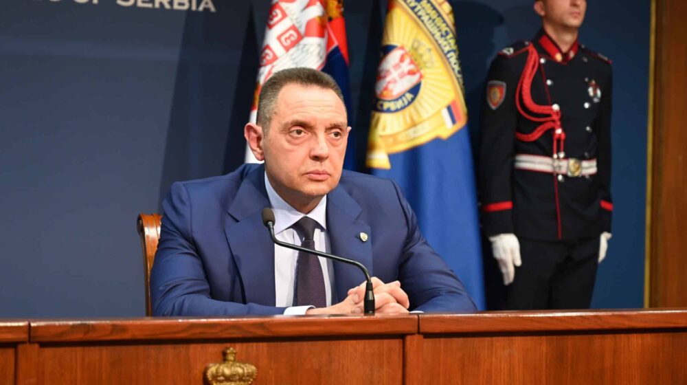 Vlada Srbije usvojila predlog zakona o visokotehnološkom kriminalu i za direktora BIA imenovala Aleksandra Vulina 1
