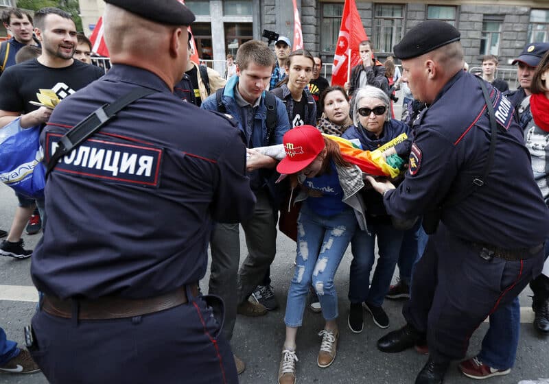 "Potpuna zabrana LGBT propagande i netradicionalnih odnosa”: Šta sve piše u paketu zakona koji su podneti ruskoj Dumi? 1