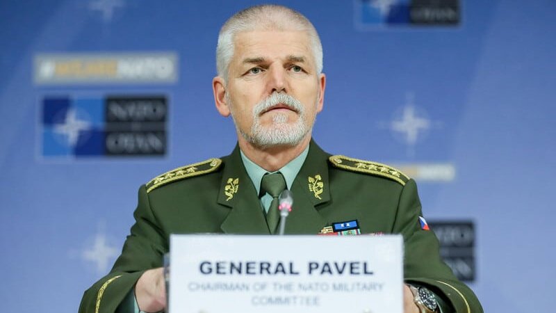 Na predsedničkim izborima u Češkoj vodi general Petr Pavel 1