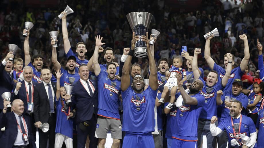 Tri favorita pa praznina 1