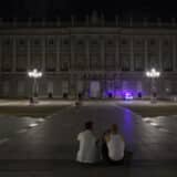 Kraljevske palate i parlamenti u mraku, nema grejanja bazena, države savetuju kraće tuširanje: Kako se Evropa sprema za energetsku krizu 9