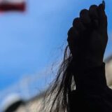 Koje su slavne glumice i pevačice odsekle pramen kose u znak podrške ženama Irana? (VIDEO) 2