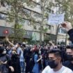 Iran se pretvorio u ratnu zonu: Stotine ljudi ubijeno u krvavom gušenju protesta 17