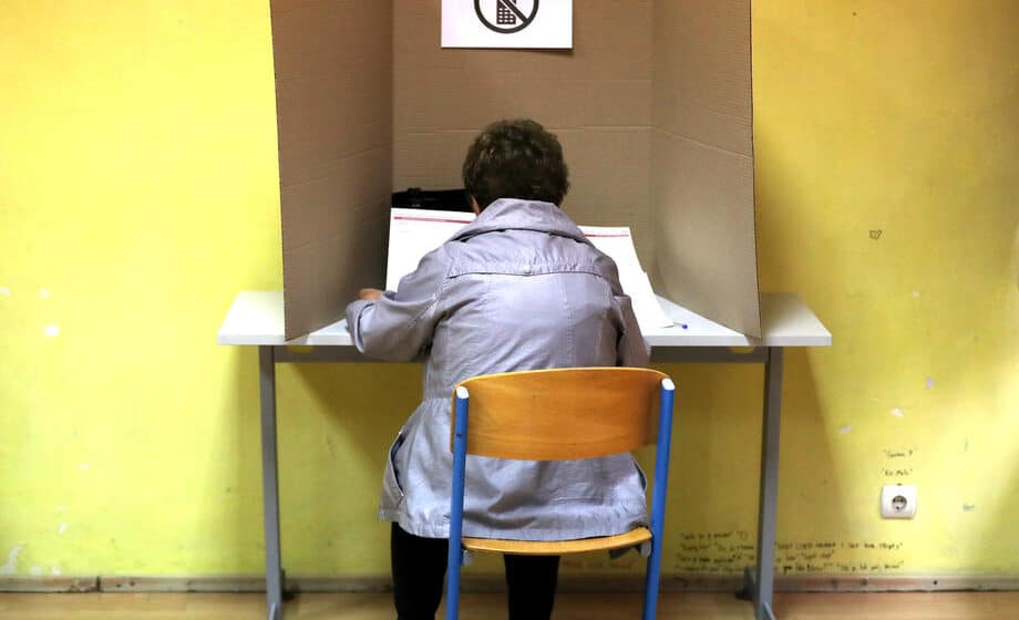 Predsednik biračkog odbora priznao da je Jeleni Trivić upisao tri nule (VIDEO) 1