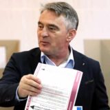 Izraelska ambasadorka ima poruku za Komšića nakon što ju je nazvao "izmanipulisanom budalom" 9