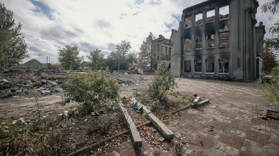 Život u Limanu nakon "krvavog" povlačenja ruskih snaga: "Rusi su iza sebe ostavili svoje poginule za koje će se pobrinuti limanski psi" 2