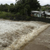 U tropskoj oluji Džulija koja je pogodila Centralnu Ameriku i južni Meksiko poginulo najmanje 16 osoba 1