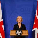 Britanska premijerka ima kontrolu nad Vladom uprkos krizi - tvrdi ministar 12