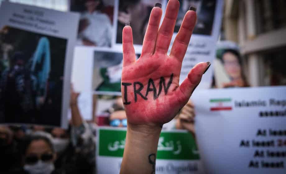 Javnim vešanjem na kranu u Iranu pogubljena još jedna osoba zbog protesta protiv vlasti 1