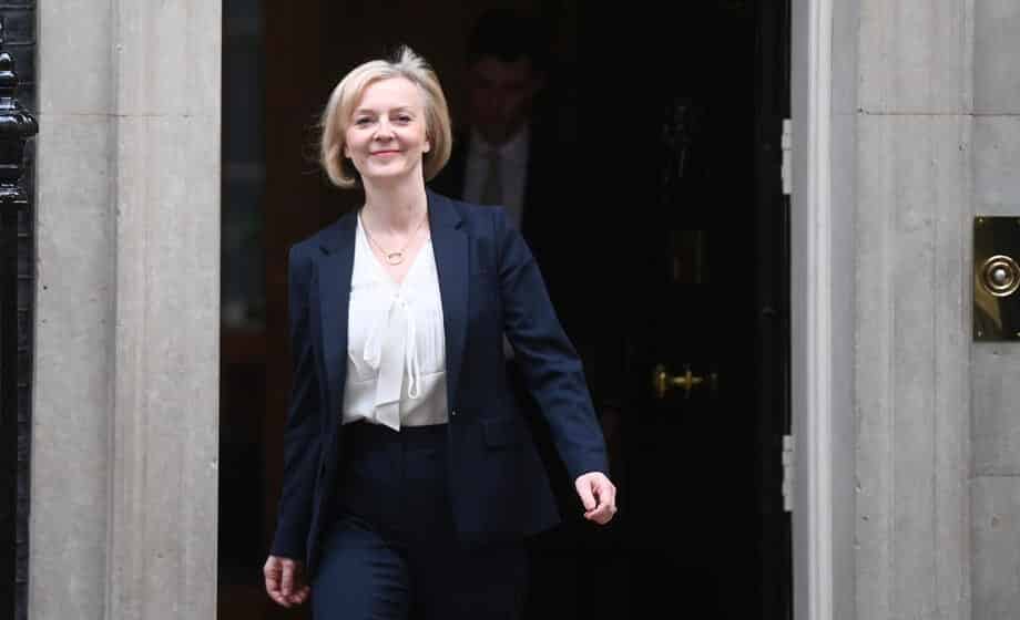 Liz Tras podnela ostavku (VIDEO) 1