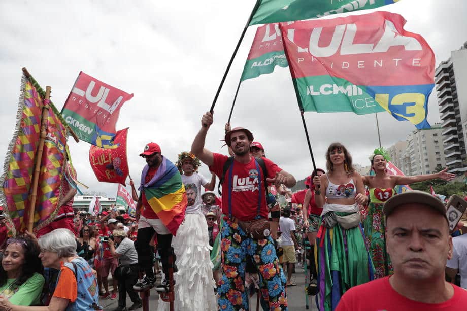 Odluka pada na glasovima žena: Ko će biti novi predsednik - Lula da Silva ili Bolsonaro? 2 Brazilian presidentialbrazil predizborna kampanjacandidate Lula da Silva campaign event in Rio de Janeiro