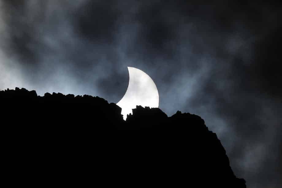 Kako je izgledalo delimično pomračenje sunca u Poljskoj, Turskoj, Britaniji...? (FOTO) 2 Kako je izgledalo delimično pomračenje sunca u Poljskoj, Turskoj, Britaniji...? (FOTO) 2