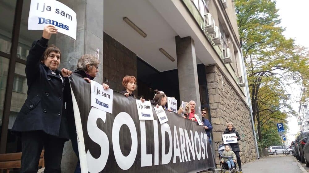 Žene u crnom protiv vraćanja vojnog roka 1