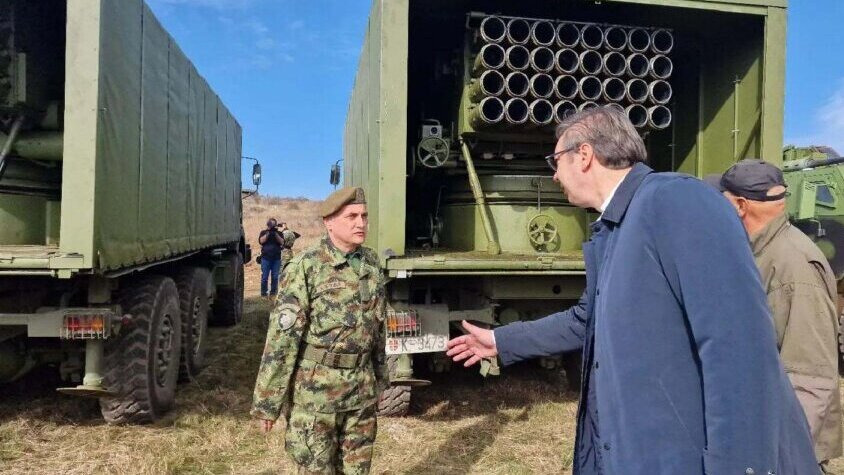 Vučić: Da ne ulažemo u vojsku, Srbija bi bila pojedena i pro