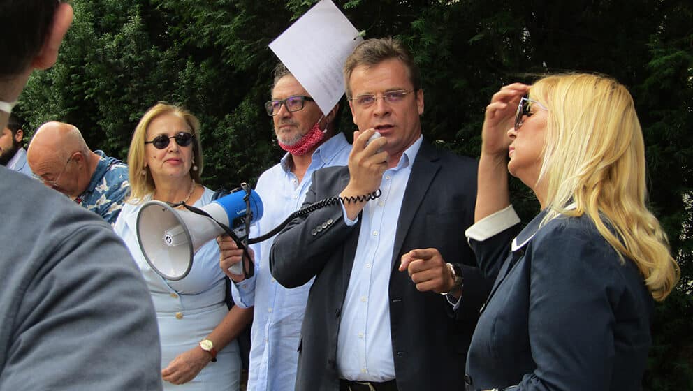 Advokat o ulasku bez sudskog naloga u kuće koji je pomenuo Vučić 1