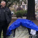 Čovek koji je štrajkovao glađu ispred Predsedništva završio u Urgentnom centru 7