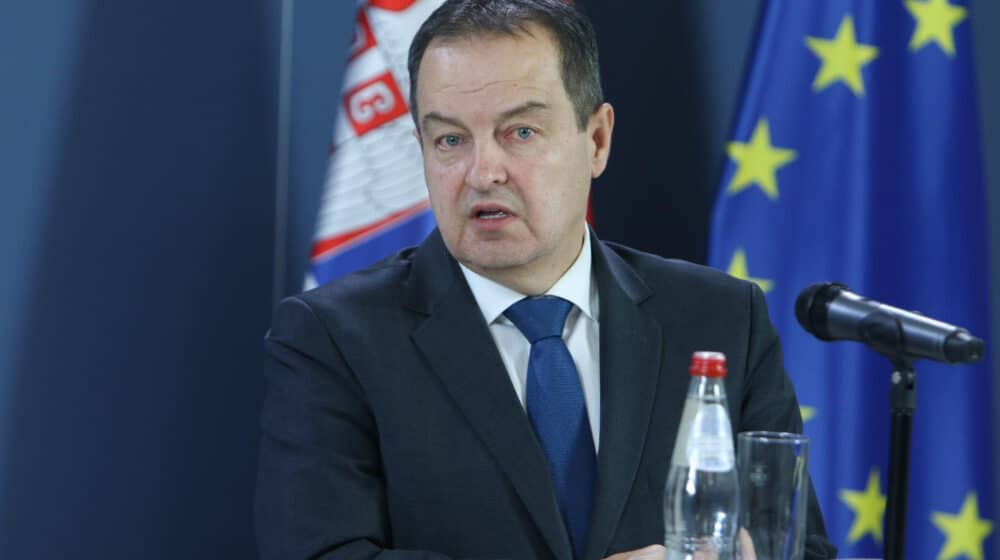 Dačić: Vučić će odlučiti da li će u Tiranu, Srbija jasno rekla šta su crvene linije 20
