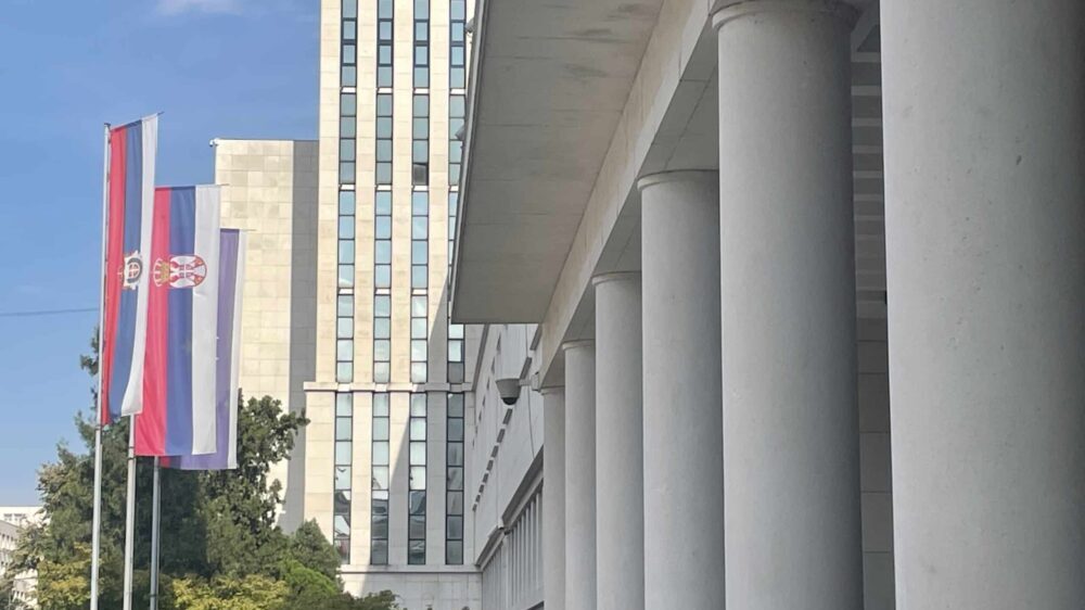 "Izgradnja podzemnog parkirališta kod Banovine od početka je pogrešna ideja": Stručnjaci uznemireni zbog pucanja zgrade Skupštine Vojvodine 2 "Izgradnja podzemnog parkirališta kod Banovine od početka je pogrešna ideja": Stručnjaci uznemireni zbog pucanja zgrade Skupštine Vojvodine 2