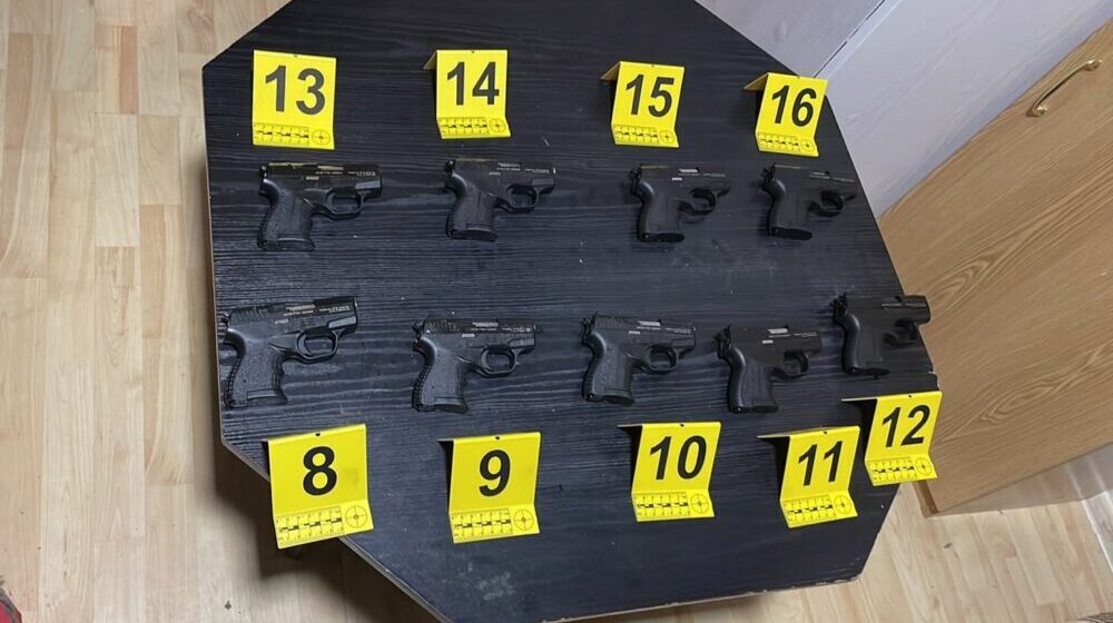 Policija pronašla u kući Subotičanina automatske puške i pištolje 1