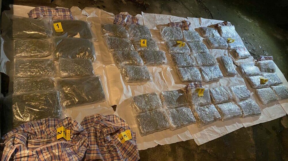 Uhapšena dvojica muškaraca iz Preševa zbog 80 kilograma marihuane 1