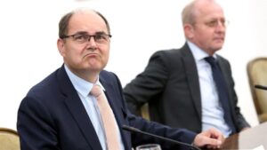 Visoki predstavnik u BiH: Kraj stare i početak nove ere? 1