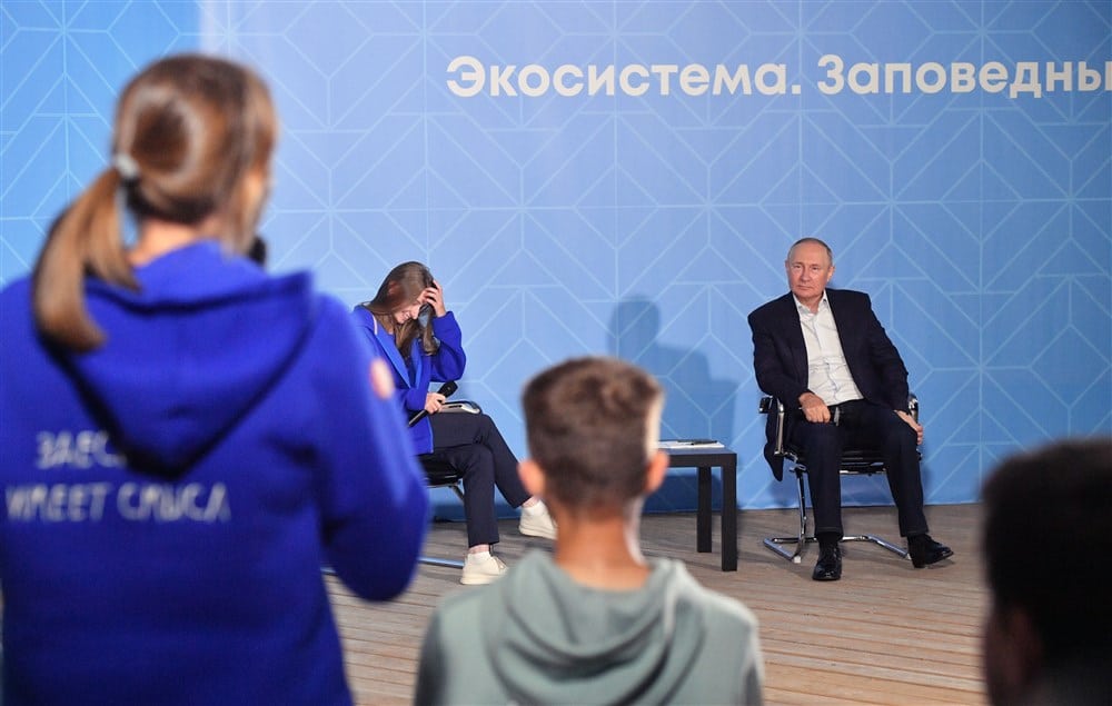 Kako Putin sprema mlade da "ginu za otadžbinu": Deca već od šest godina uče da govore jezikom rata 3