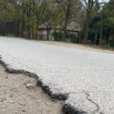 “Idete normalno i odjednom krater”: Raspada se asfalt u delu Jovana Mikića, jednoj od frekventnijih subotičkih ulica 1