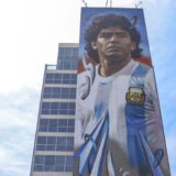 Ogroman mural sa likom Maradone osvanuo u Buenos Ajresu, neposredno pred SP 6
