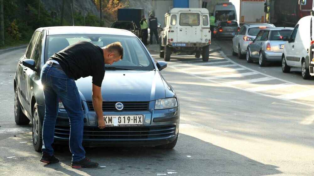 Britanski BBC o svađi oko registarskih tablica između Beograda i Prištine: Da li je to razlog za stavljanje trupa u pripravnost? 1