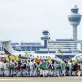 Nekoliko stotina ekoloških aktivista uhapšeno na aerodromu u Amsterdamu 10