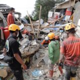 (VIDEO)Šestogodišnji dečak izvučen iz ruševina nakon snažnog zemljotresa u Indoneziji 18