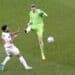 (VIDEO) Krenuo po loptu, pa nokautirao rivala: Kako je golmanu Velsa dosuđen prvi crveni karton na Mundijalu 2022? 14