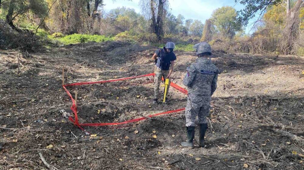 Uništena mina koju je na njivi pronašao meštanin sela Balinovac kod Vranja 1