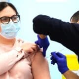 Srbija i korona virus: Ko treba da primi bivalentnu vakcinu protiv kovida i šta znamo o njima 6