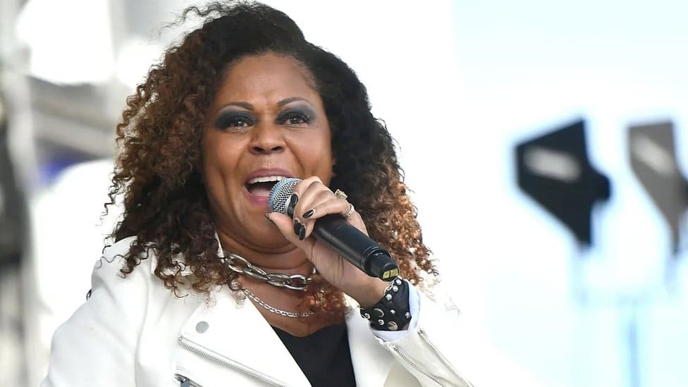 Muzika: Bijonse na novom albumu slavi zapostavljene legende haus muzike 3 Debi singl Robin Stoun „Show Me Love" stigao je do prvog mesta američke dens liste kada je bio remiksovan 1993.