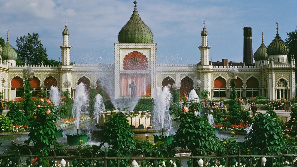 Skandalozno poreklo slavnog zabavnog parka 4 Bašta Tivoli u Kopenhagenu, na ovoj slici iz 1965, je navodno i inspirisao Volta Diznija da stvori Diznilend